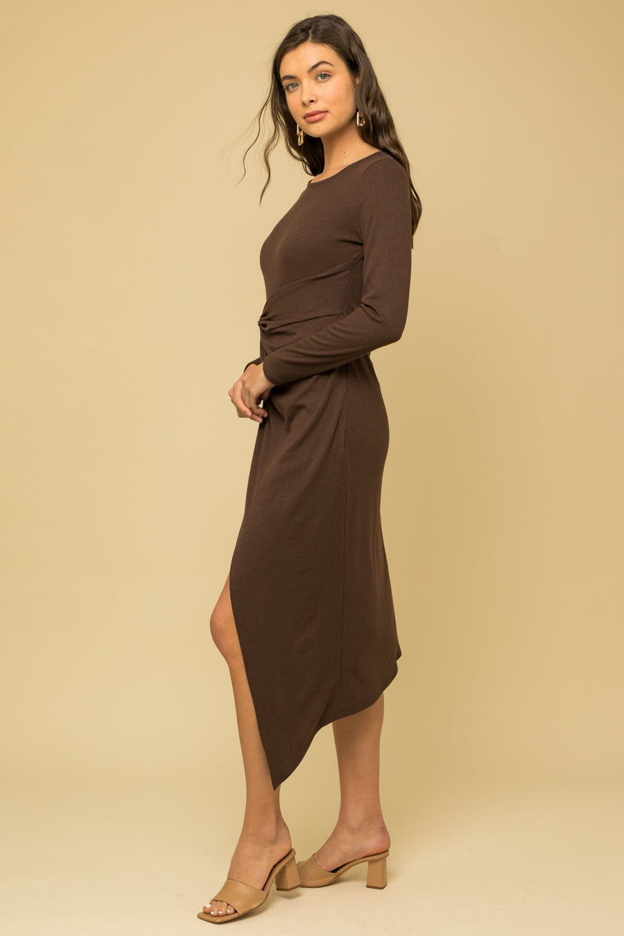 Faeris Asymmetrical Long Sleeve Midi Dress